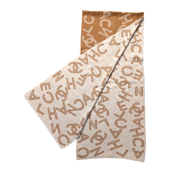 Pre-Owned CHANEL Tan & White 100% Wool Reversible Scarf - Picture 4 of 10